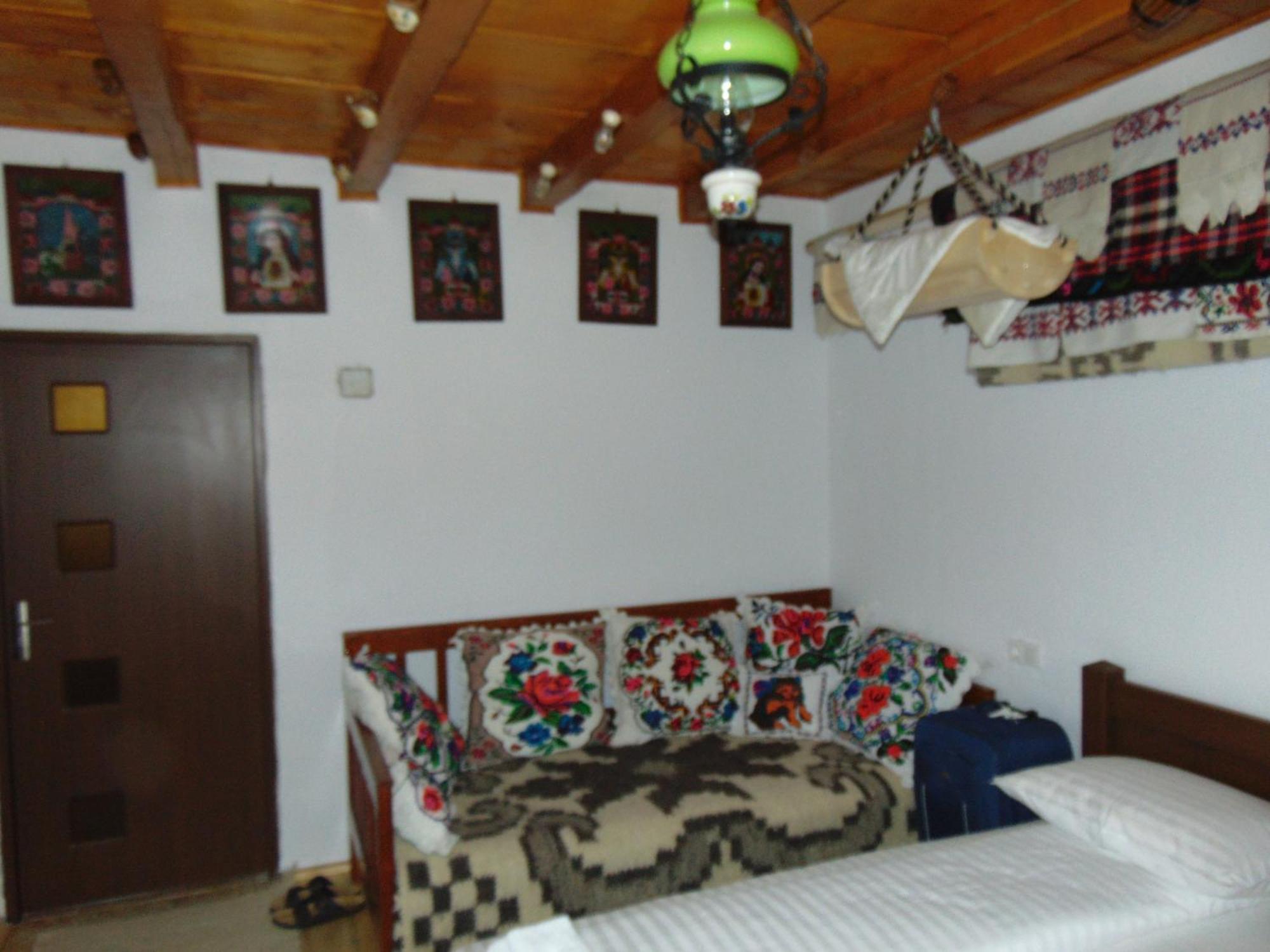 Casutele Din Moisei Exterior foto