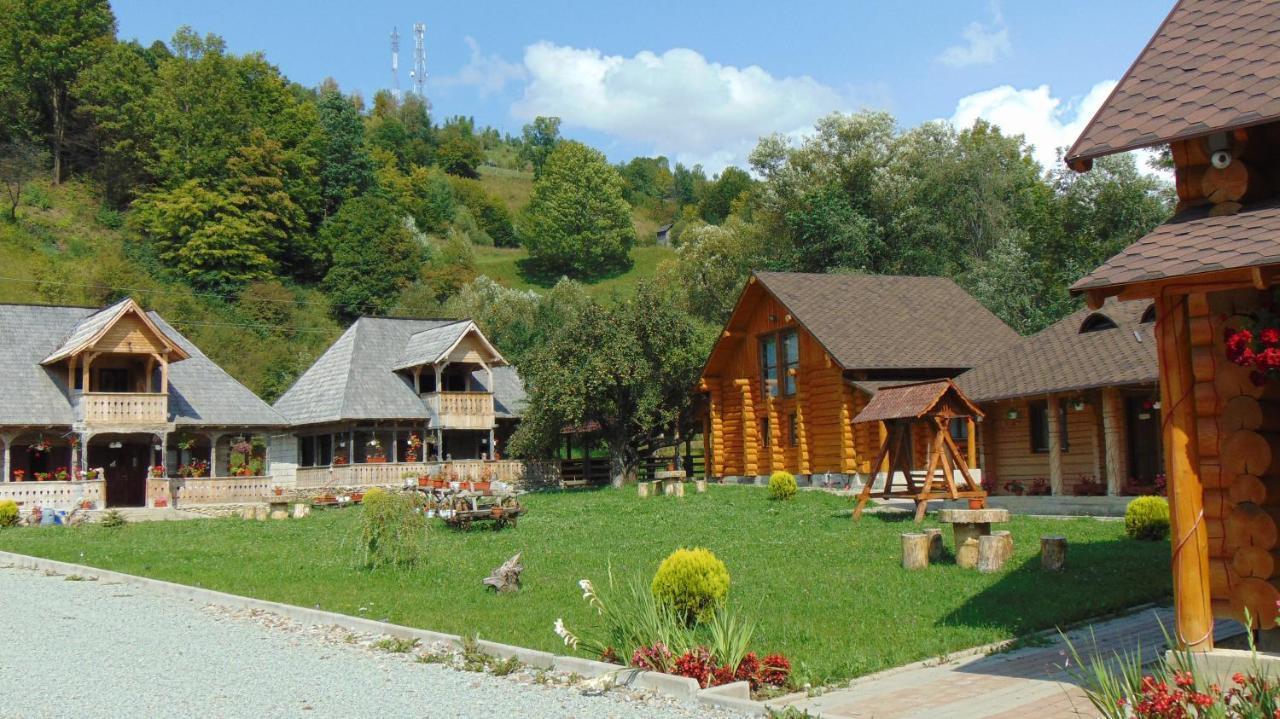 Casutele Din Moisei Exterior foto