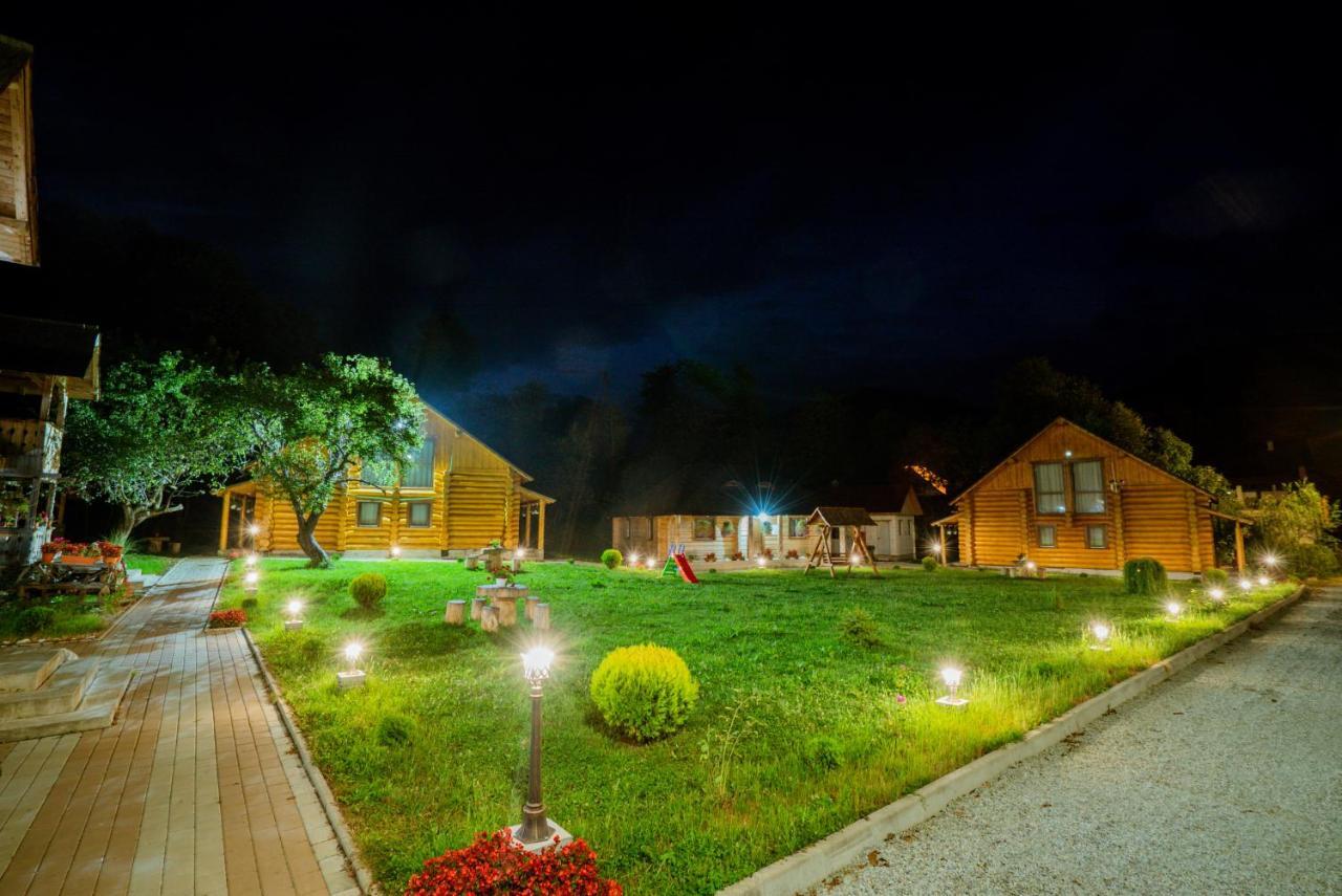 Casutele Din Moisei Exterior foto